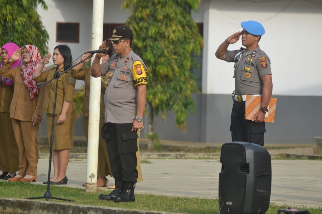 Jadi Irup di Sekolah, Wakapolres Kubar Ajak Para Siswa Bijak Menggunakan Media Sosial WhatsApp Image 2019 10 07 at 11.15.51