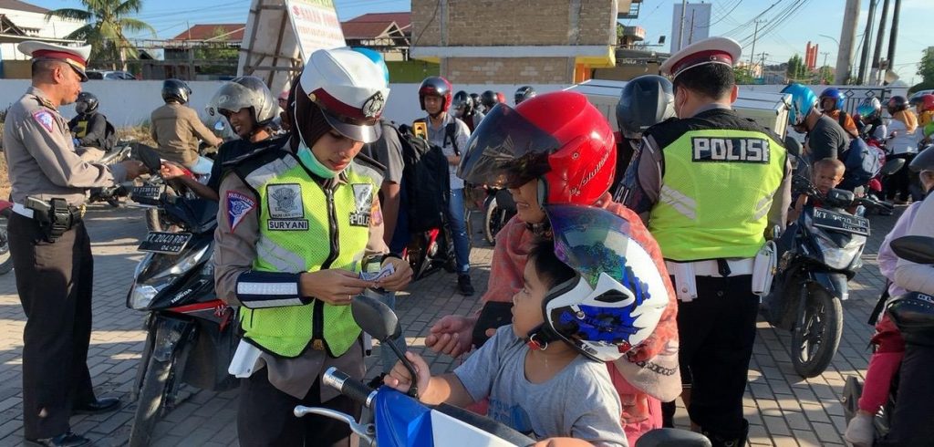 Hari Pertama Operasi Zebra Mahakam 2019, Polres Kutim Tilang Puluhan Pelanggar Lalulintas WhatsApp Image 2019 10 24 at 10.14.42