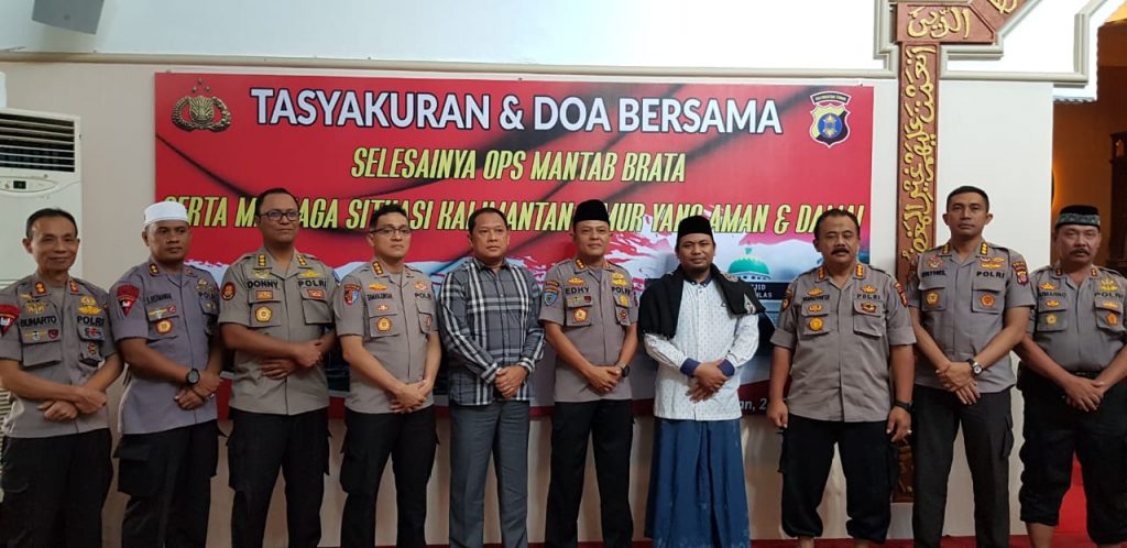 Pelantikan Presiden dan Wapres Berjalan Aman, Polda Kaltim Gelar Tasyakuran dan Doa Bersama WhatsApp Image 2019 10 24 at 10.19.44