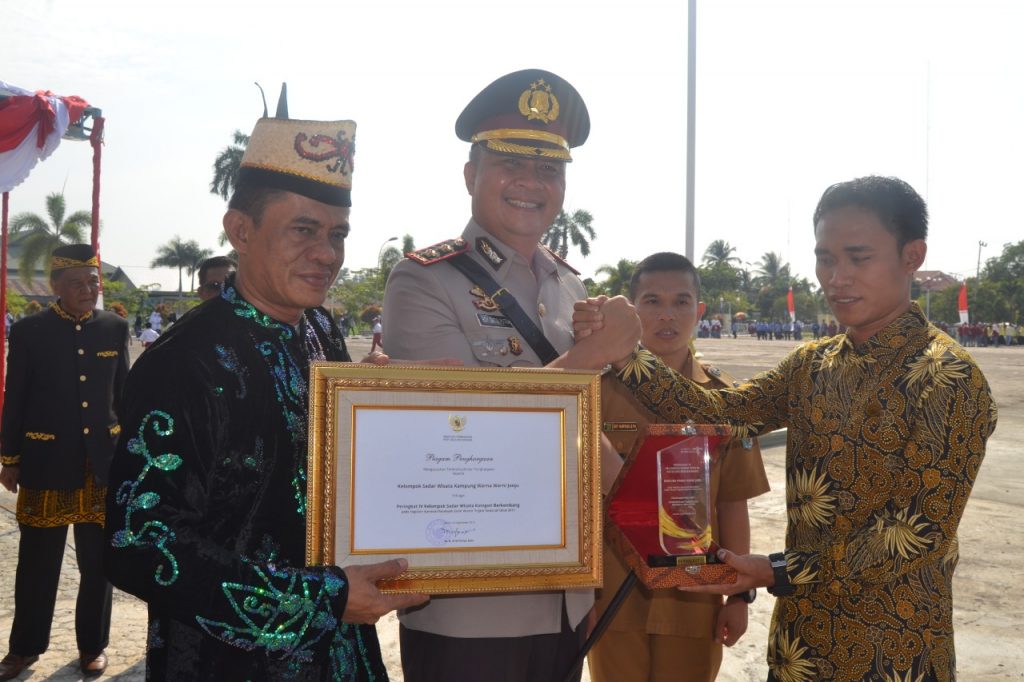 Kapolres Paser Hadiri Upacara Hari Sumpah Pemuda Ke-91 WhatsApp Image 2019 10 28 at 11.16.17