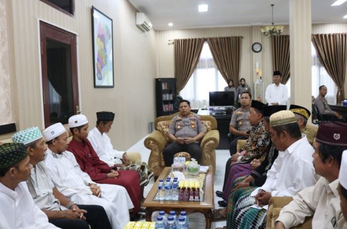 Kapolres Penajam Paser Utara Jalin Silahturahmi Dengan Tokoh Agama 4 1