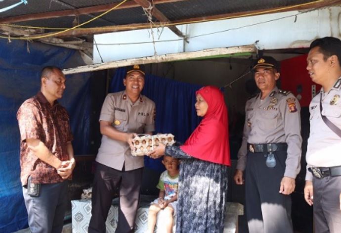 Peduli Sesama, Polres Bontang Berbagi Bersama Warga Kurang Mampu 8 2