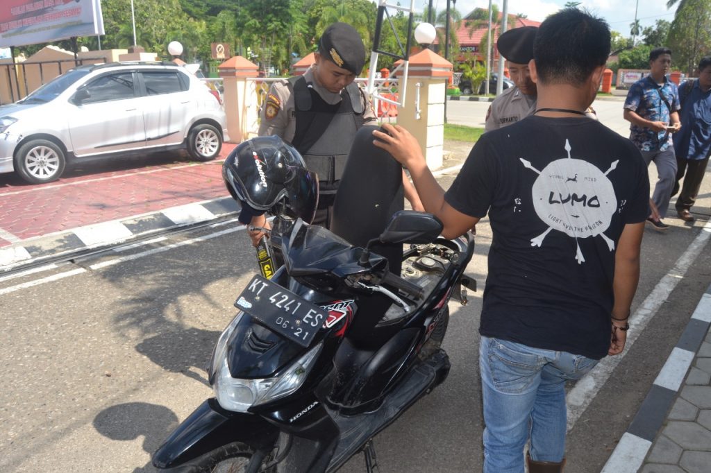 Polres Paser Perketat Pengamanan Mako Pasca Bom di Polrestabes Medan 1 WhatsApp Image 2019 11 15 at 12.19.19