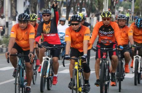 Kapolda Kaltim Mulai Menyalurkan Hoby Gowes Sambil Pantau Kamtibmas Kota Balikpapan kapolda