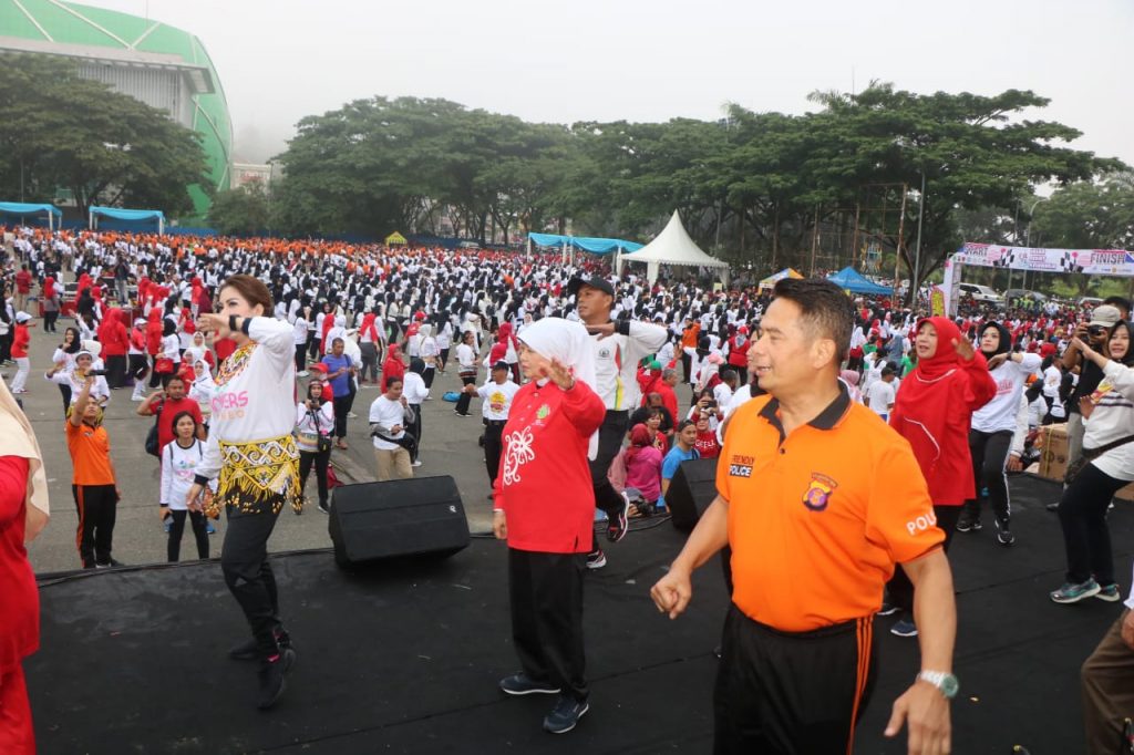 Meriahkan Hari Ibu Ke-91, Pemprov dan Polda Kaltim Gelar Jalan Sehat Keluarga IMG 20191207 WA0011