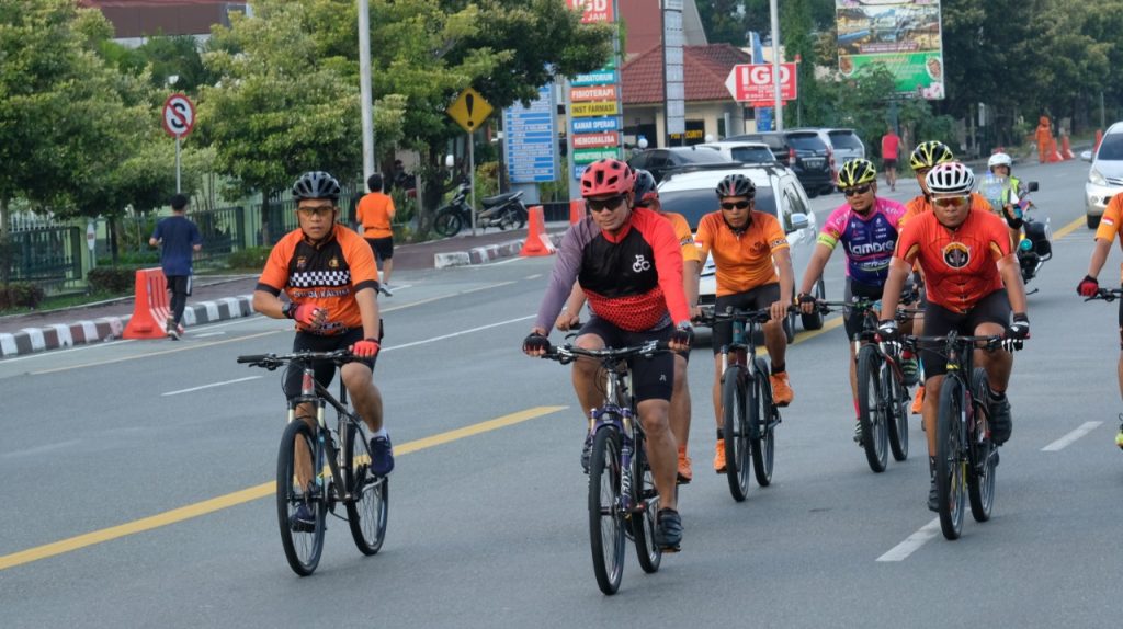 Melalui Gowes Kamtibmas, Kapolda Kaltim Bangun Komunikasi Dengan Masyarakat WhatsApp Image 2019 11 30 at 08.50.21