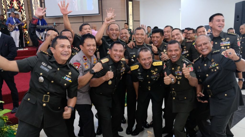 Wakapolda Kaltim Hadiri Pengantaran Tugas Kasdam VI Mulawarman 2 WhatsApp Image 2019 12 04 at 23.55.16