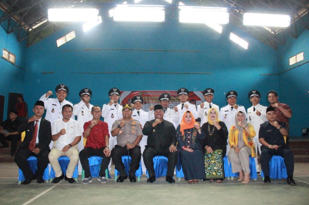 Kapolres Kukar Hadiri Pelantikan Kepala Desa Terpilih WhatsApp Image 2019 12 07 at 14.33.52