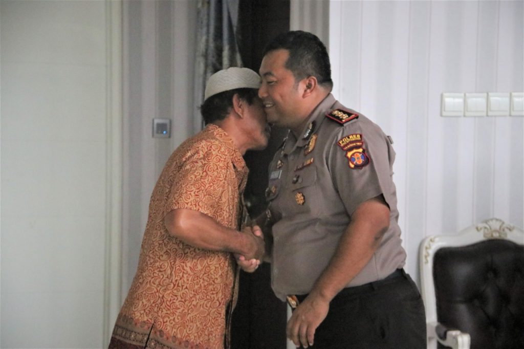 Kapolres Kukar Jalin Silahturahmi Dengan Para Tokoh Masyarakat WhatsApp Image 2019 12 08 at 15.10.48