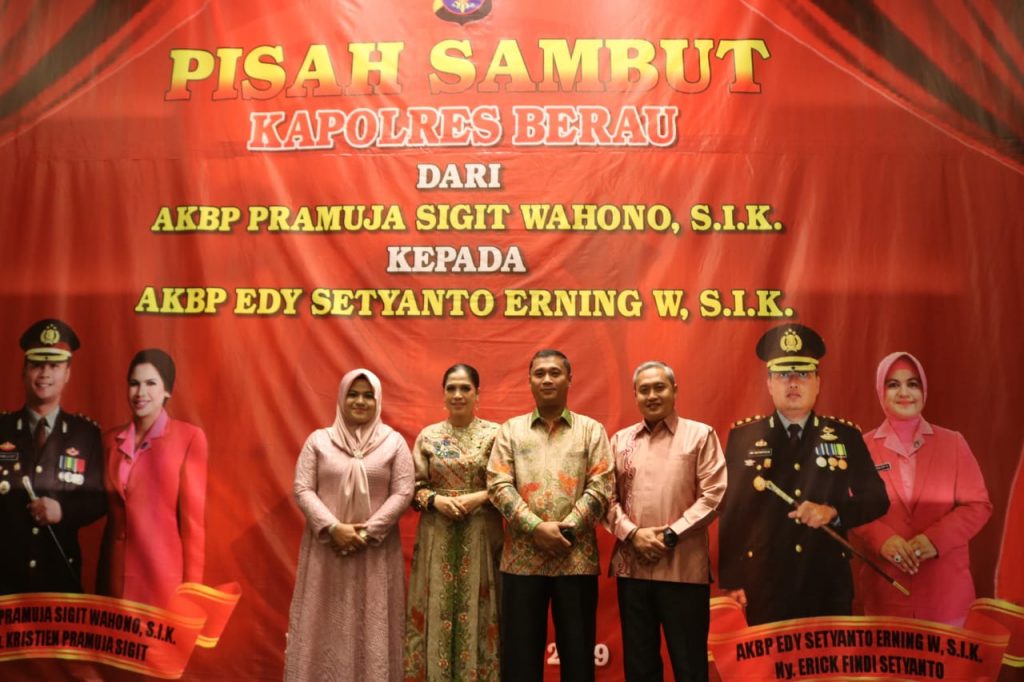 Polres Berau Gelar Malam Pisah Sambut Kapolres WhatsApp Image 2019 12 08 at 16.45.09