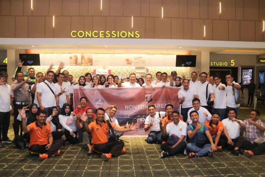 Polres Kukar Gelar Nobar Film Sang Prawira WhatsApp Image 2019 12 09 at 11.42.52