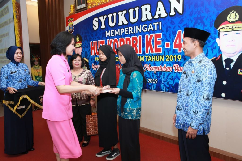 Meriahkan HUT Korpri Ke-48, ASN Polda Kaltim Gelar Syukuran WhatsApp Image 2019 12 18 at 14.06.46