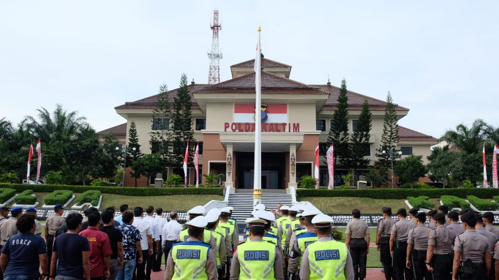 Hari Pertama Ops Lilin Mahakam 2019, Dir Samapta dan Dir Lantas Polda Kaltim Pimpin Apel Pengecekan Personil WhatsApp Image 2019 12 23 at 07.28.57