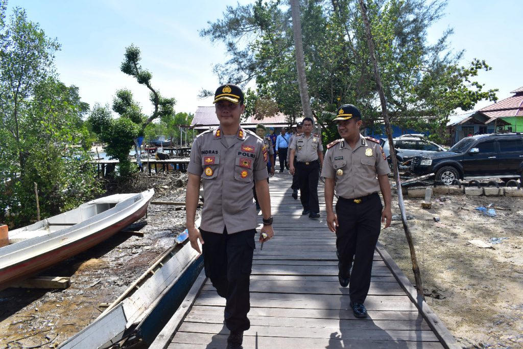 Patroli ke Kampung Nelayan, Kapolres Kutim Jalin Silaturahmi Dengan Masyarakat 29 jan1