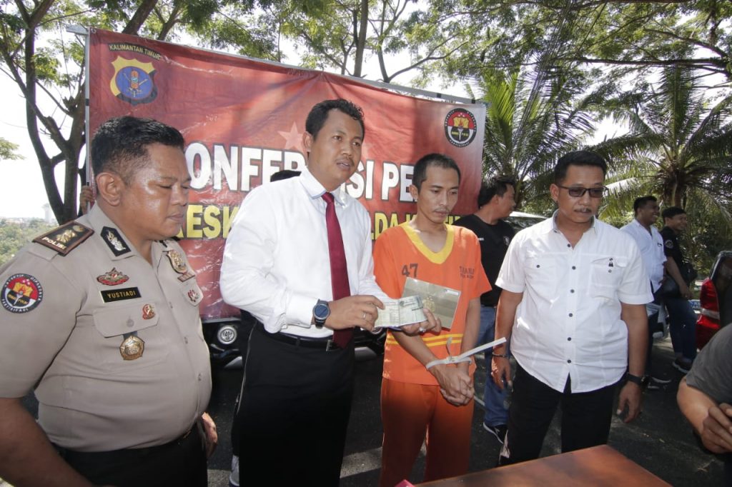 Ditreskrimum Polda Kaltim Berhasil Amankan Penadah Mobil Bodong di Wilayah Balikpapan Utara WhatsApp Image 2020 01 13 at 13.23.00