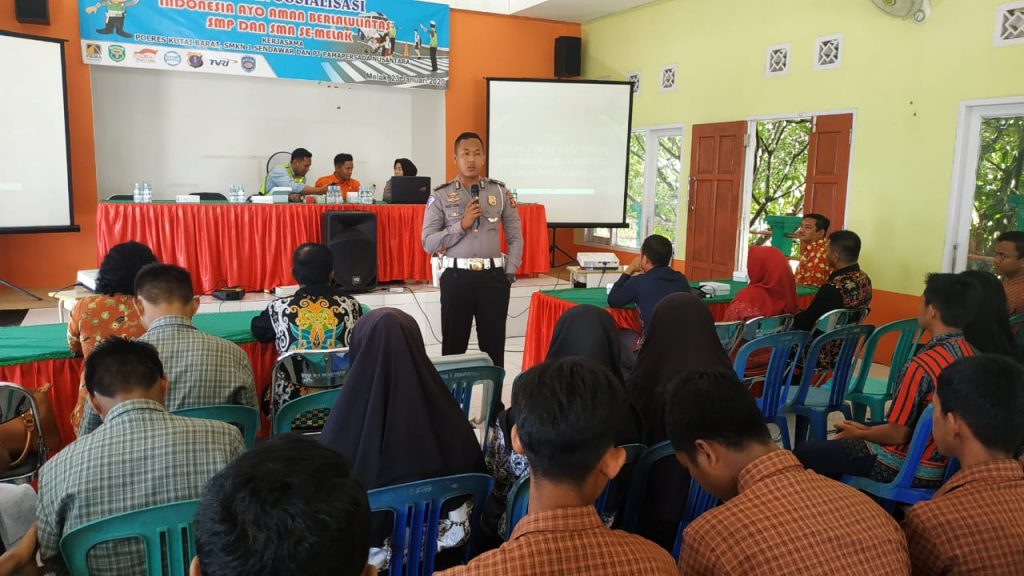 Peduli Keselamatan, Satlantas Polres Kubar Berikan Sosialisasi di SMKN 1 Sendawar WhatsApp Image 2020 01 23 at 12.15.30