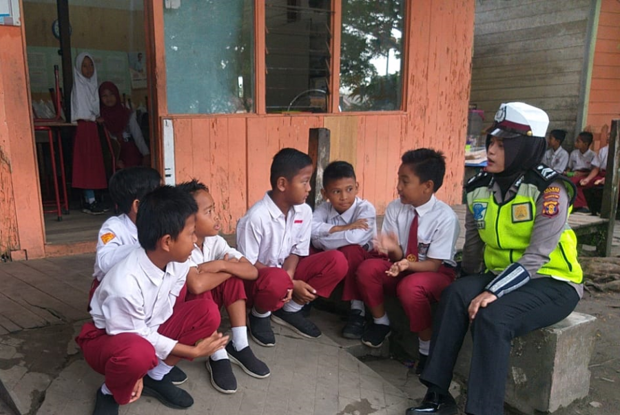 Sat Lantas Polres PPU Sosialisasikan Kamseltibcar Lantas Kepada Para Pelajar 15