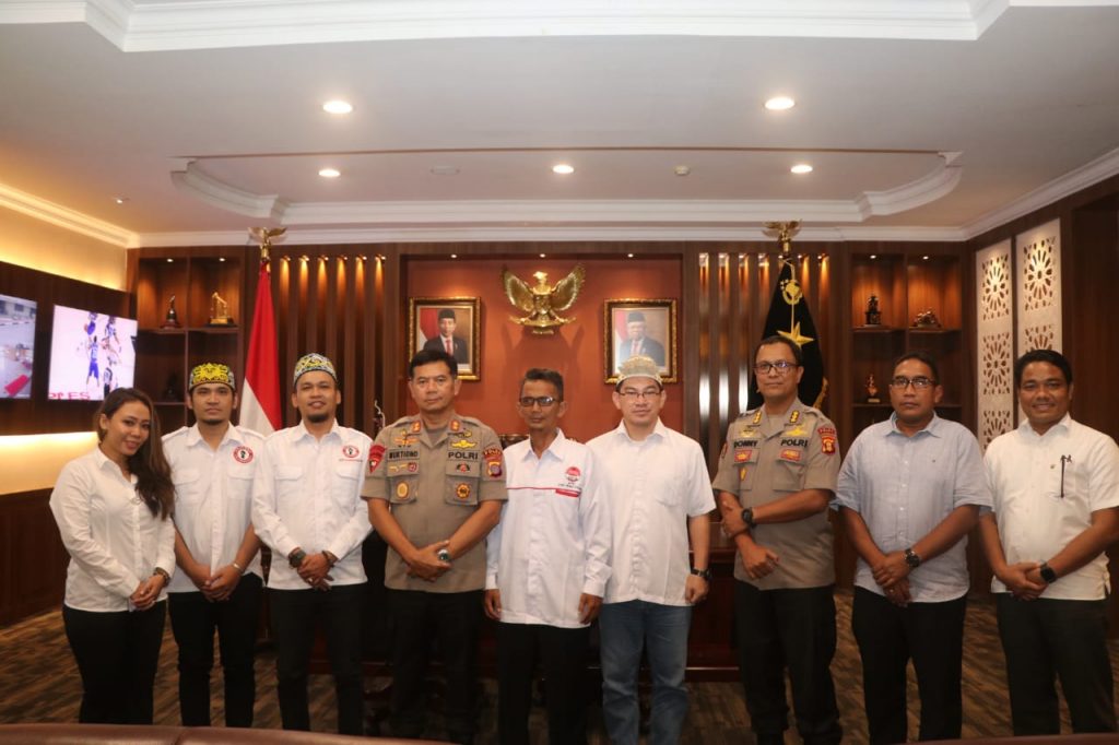 Jalin Silaturahmi, Kapolda Kaltim Sambut Hangat Kunjungan Pos Pera Balikpapan 2
