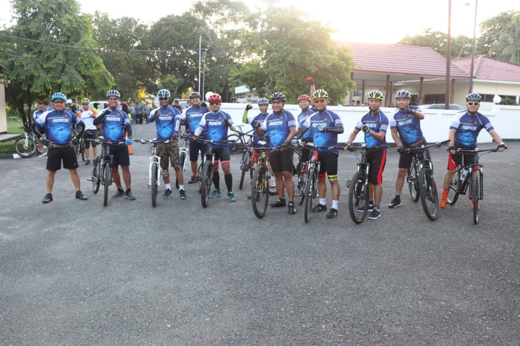 Gowes Sabtu Ceria, Polda Kaltim Ajak Masyarakat Jaga Kamtibmas 1 2 7