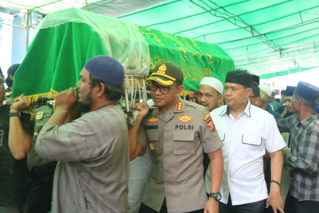 Wujud Rasa Empati, Kapolresta Balikpapan Melaksanakan Takziah 22 3
