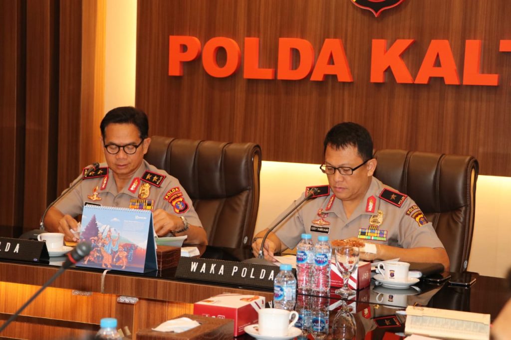 Kapolda Kaltim Pimpin Rapat Kesiapan Kunjungan Kerja Komisi III DPR RI Dalam Rangka Pilkada 2020 1 4 9