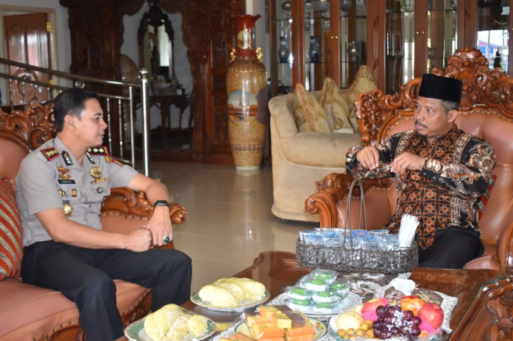 Wujudkan Pilkada 2020 Kondusif, Kapolres Sambangi Tokoh Masyarakat Kutai Timur 1 7 8