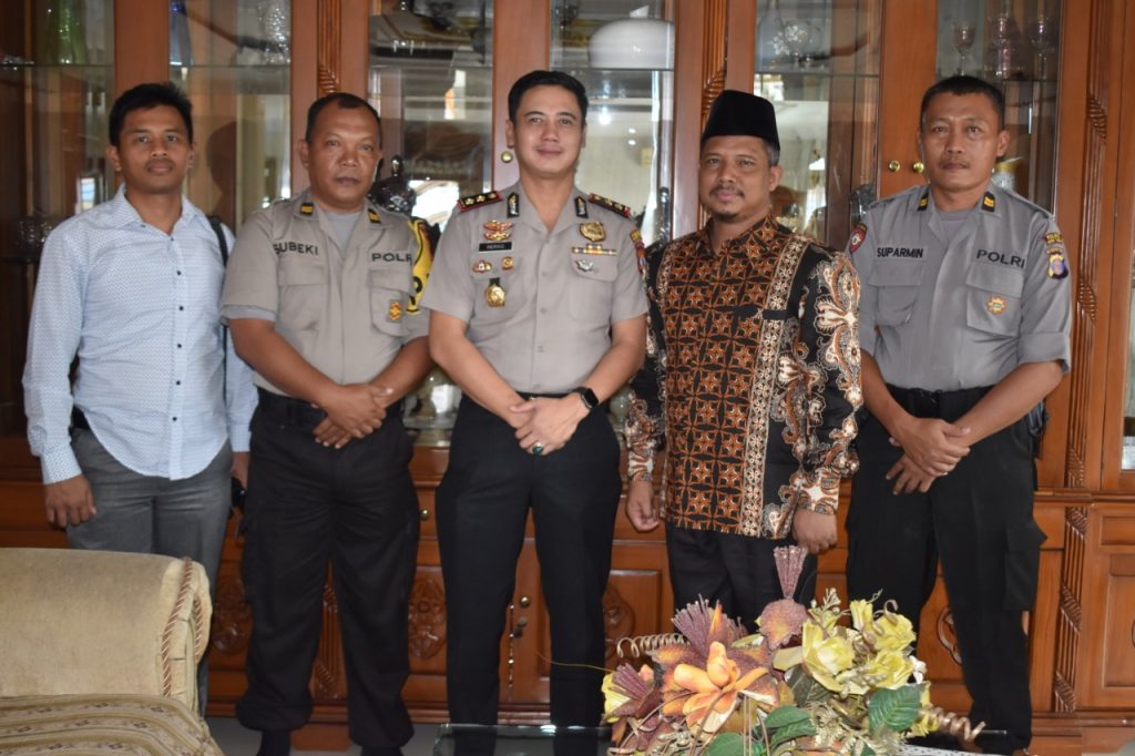 Wujudkan Pilkada 2020 Kondusif, Kapolres Sambangi Tokoh Masyarakat Kutai Timur 8 8