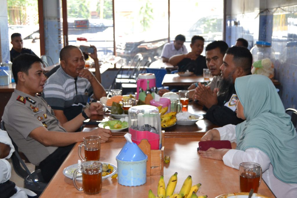 Jelang Pilkada 2020,Kapolres Ajak Masyarakat Kutim Pupuk Rasa Persaudaraan WhatsApp Image 2020 02 27 at 10.56.09