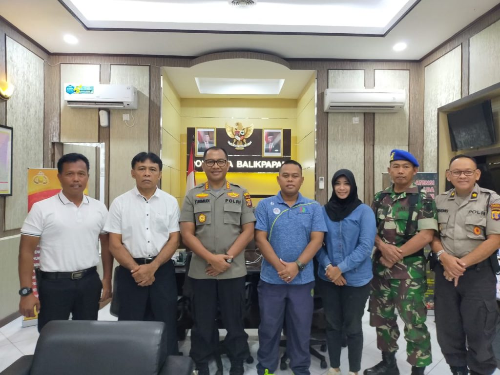 Bahas Kesiapan Turnamen Karate Tingkat Pelajar, Kapolresta Balikpapan Terima Kunjungan Pengurus Forki WhatsApp Image 2020 02 27 at 13.14.35