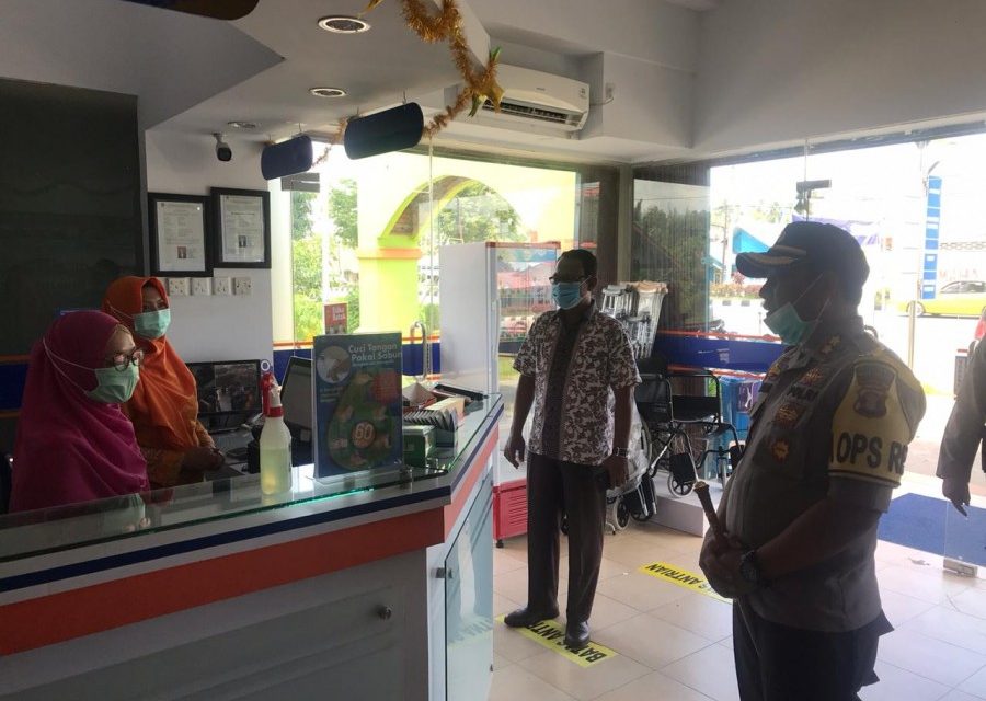 Cegah Penimbunan Masker, Kapolres PPU Sidak Sejumlah Apotek 12345 900x640 1