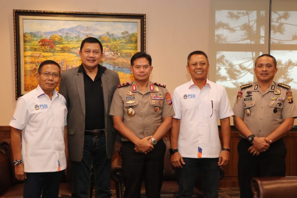 Kapolda Kaltim Sambut Hangat Kunjungan Direksi Liga Indonesia Baru (LIB) 13 4