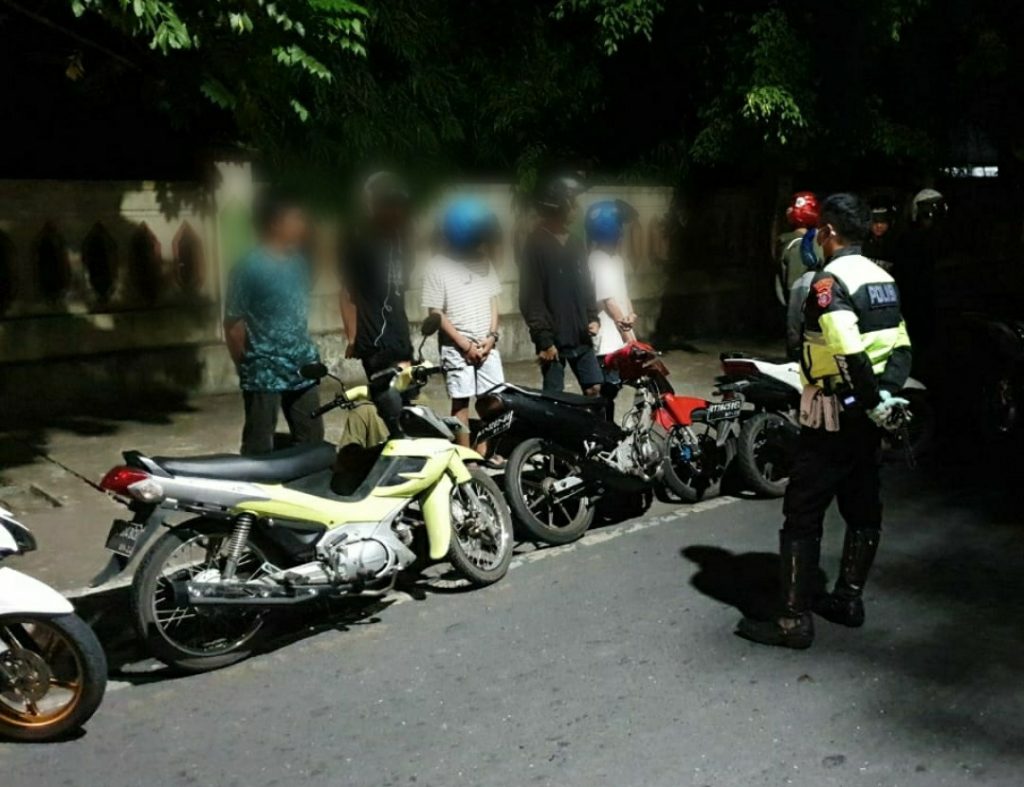 Patroli Cegah Penyebaran Covid-19, Polresta Samarinda Berhasil Bubarkan Aksi Balap Liar 4 4