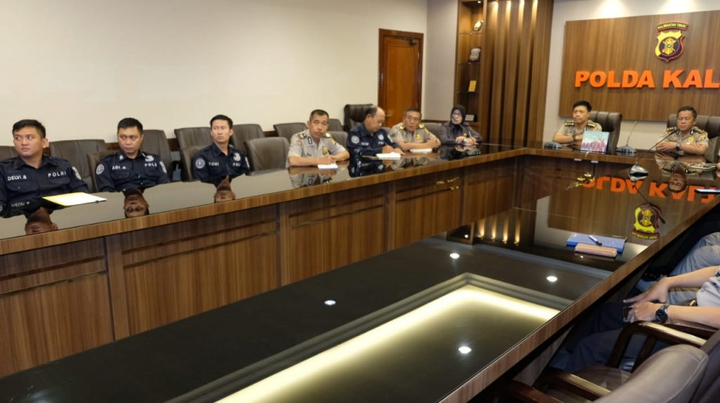 Bid Humas Polda Kaltim Laksanakan Vicon Dengan Divisi Humas Polri 1 8