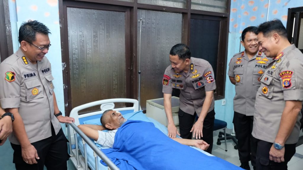 Polda Kaltim Gelar Bakti Sosial Operasi Katarak Gratis 3 WhatsApp Image 2020 03 06 at 09.45.34