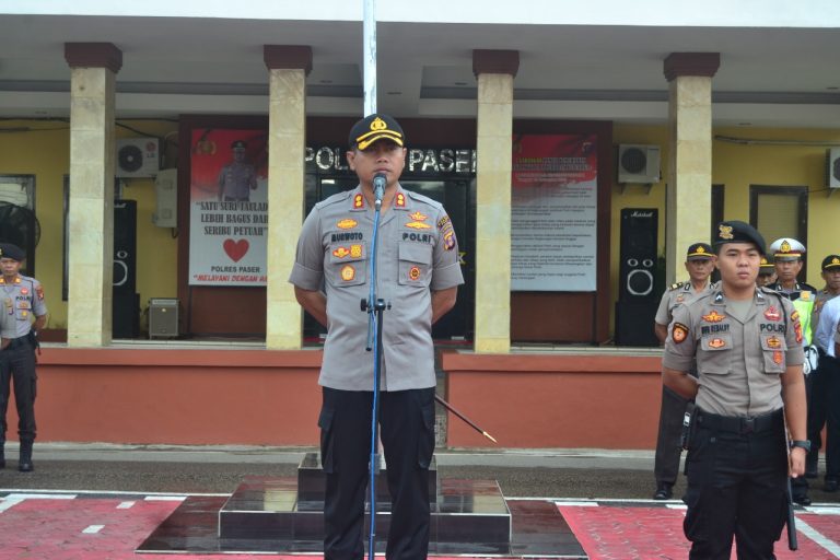 Pimpin Apel Pagi, Kapolres Paser Himbau Personilnya Jaga Pola Hidup Sehat WhatsApp Image 2020 03 16 at 10.29.28 768x512 1