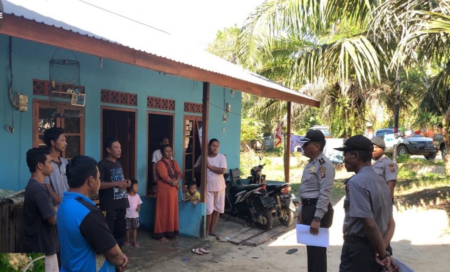 Cegah Penyebaran Covid-19, Kabag Ops Polres PPU Sosialisasikan Maklumat Kapolri WhatsApp Image 2020 03 22 at 11.26.58