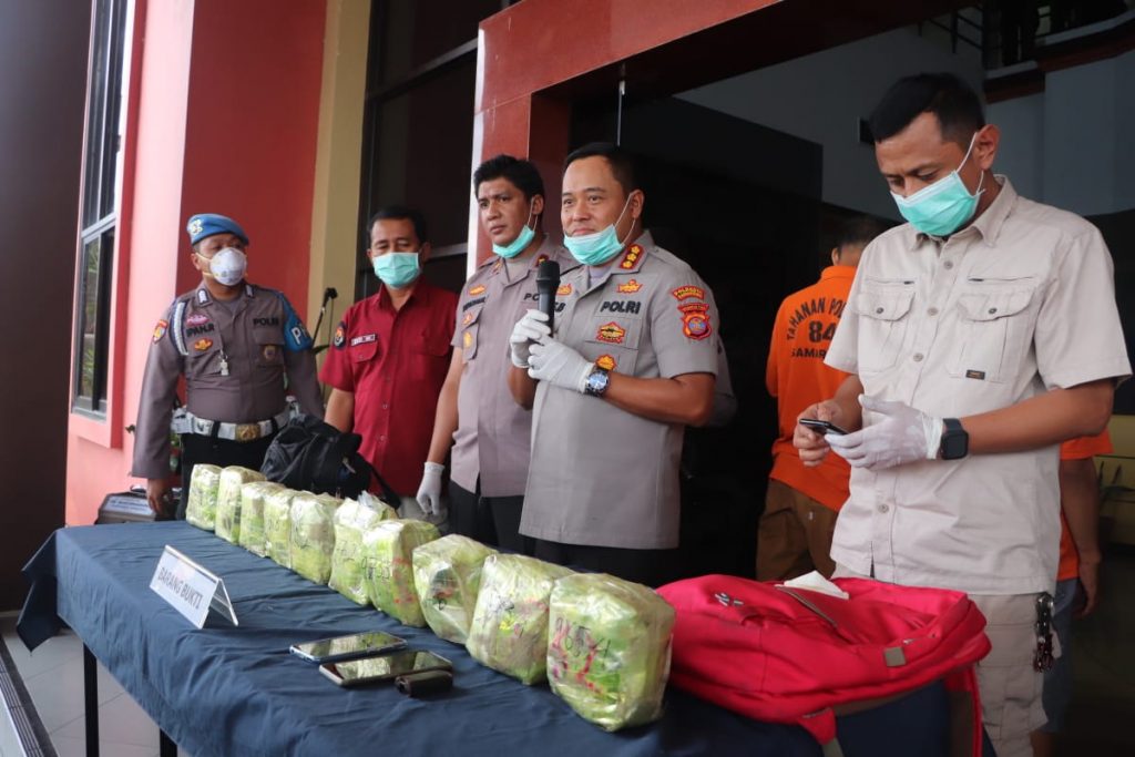 Polresta Samarinda Berhasil Gagalkan Peredaran 10 Kg Sabu Asal Malaysia WhatsApp Image 2020 03 26 at 12.24.42