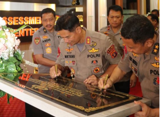 AS SDM Kapolri Resmikan Ruang Assesment Center Polda Kaltim ttd