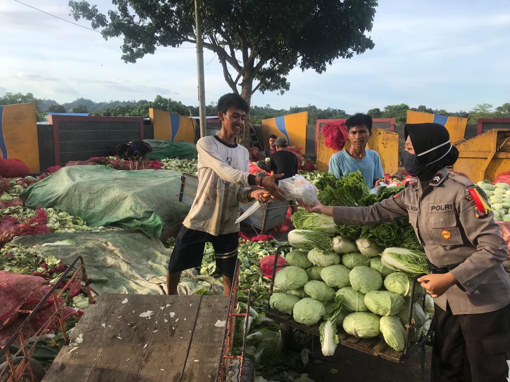 Peduli Warga Terdampak Covid-19, Polres Berau Bagikan Ratusan Makanan Siap Saji Untuk Berbuka Puasa 11 6