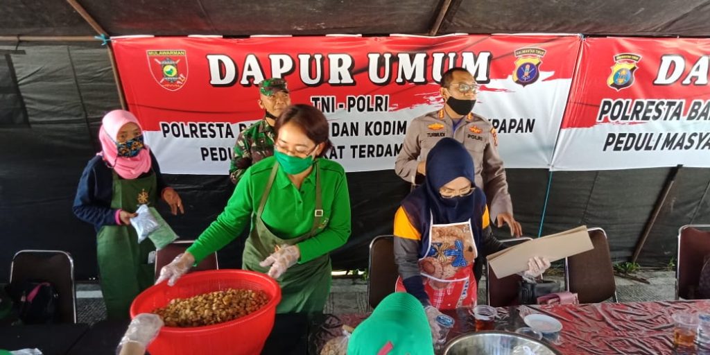 Bantu Masyarakat yang Membutuhkan, Polresta Balikpapan dan Kodim 0905/Balikpapan Dirikan Dapur Umum 13 4