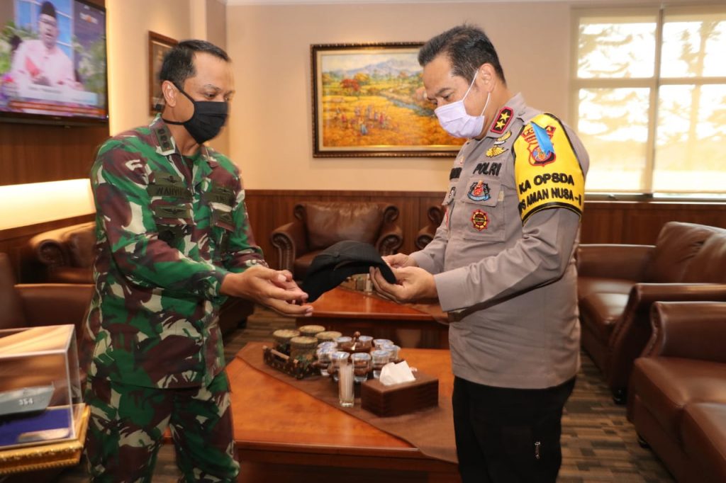 Kapolda Kaltim Sambut Hangat Kunjungan Danlanal Balikpapan 2 3