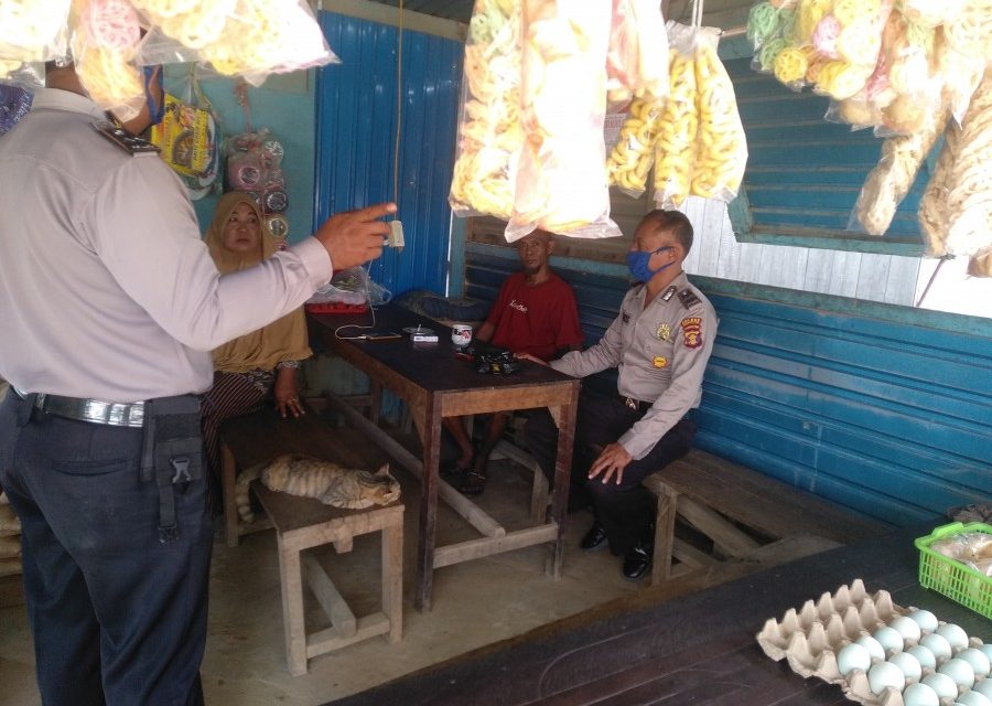 Lewat Patroli Dialogis, Polsek Sepaku Himbau Warga Cara Antisipasi Penyebaran Covid-19 5 5