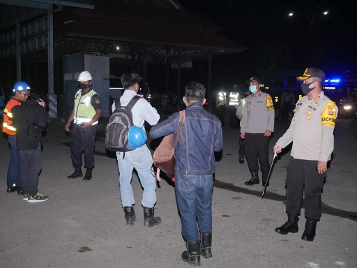 Minimalisir Penyebaran Virus Corona, Polres Bontang Pertebal Personel di Pos Pembatasan Akses Jalan 6 3