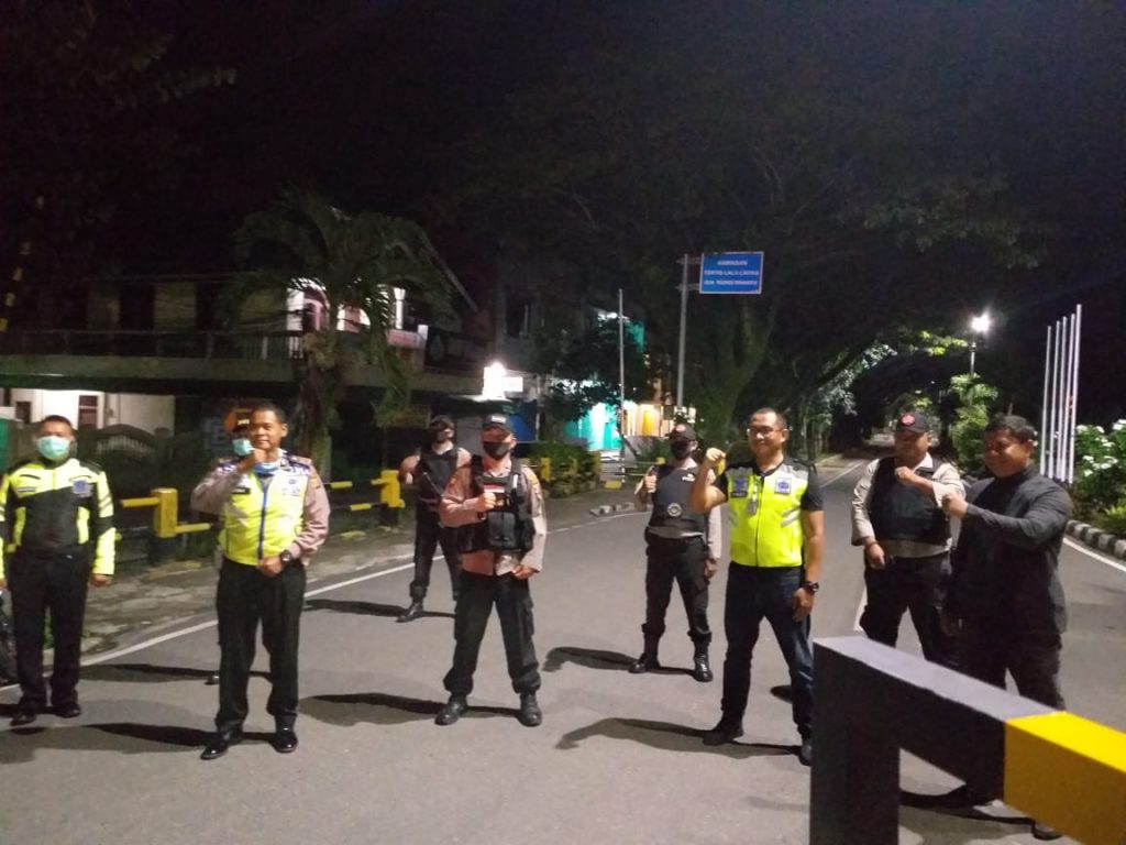 Cegah Penyebaran Covid-19, Kapolresta Balikpapan Pimpin Langsung Giat Patroli Malam 8