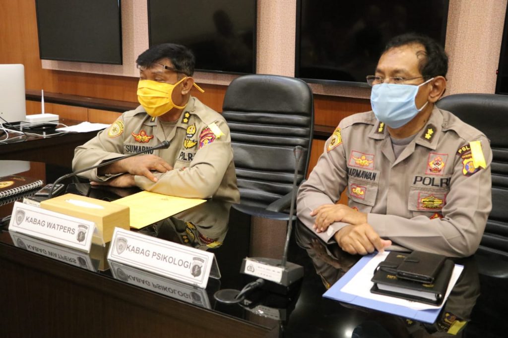 Melalui Vicon, Biro SDM Polda Kaltim Gelar Seleksi Polisi Teladan WhatsApp Image 2020 04 23 at 09.51.55