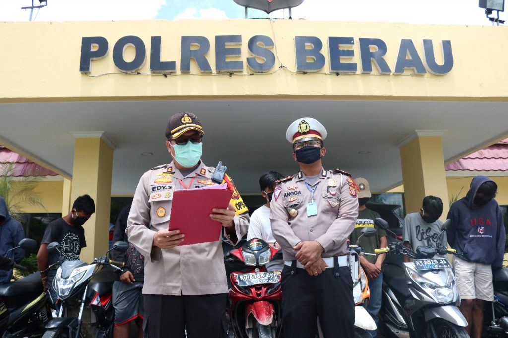 Balap Liar Ditengah Wabah Corona, Satlantas Polres Berau Berhasil Amankan 13 Pemuda WhatsApp Image 2020 04 27 at 14.28.53