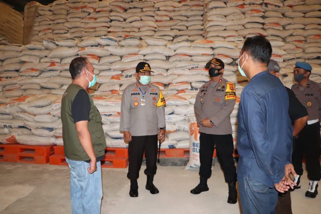 Tinjau Gudang Bulog, Kapolresta Samarinda Pastikan Stok Pangan Selama Ramadhan Aman WhatsApp Image 2020 05 02 at 15.30.48