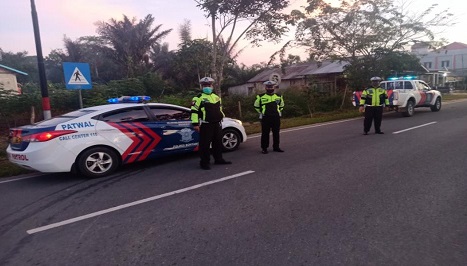 Cegah Balapan Liar Ditengah Covid-19, Satlantas Polres Bontang Gelar Patroli di Jam Rawan WhatsApp Image 2020 05 16 at 20.41.54