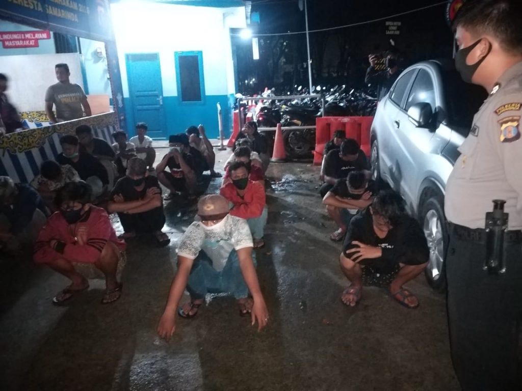Berhasil Bubarkan Aksi Balap Liar, Satlantas Polresta Samarinda Tilang dan Amankan Puluhan Remaja 1 WhatsApp Image 2020 05 17 at 09.50.31