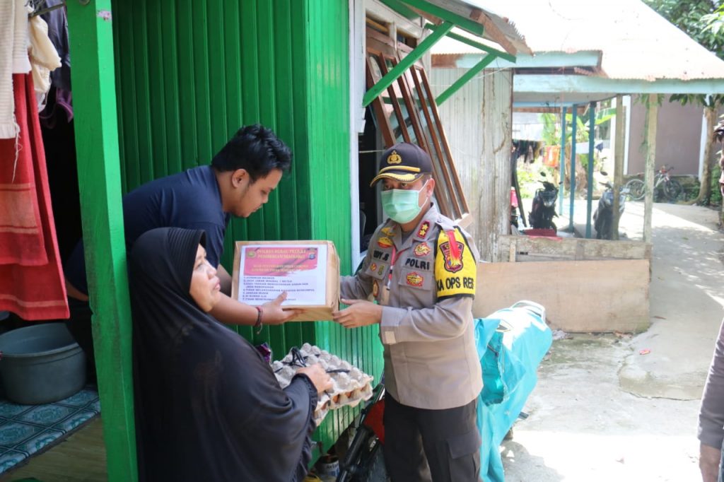 Peduli Dampak Covid-19, Polres Berau Salurkan 2.067 Paket Sembako Kepada Warga Kurang Mampu WhatsApp Image 2020 05 19 at 09.25.37